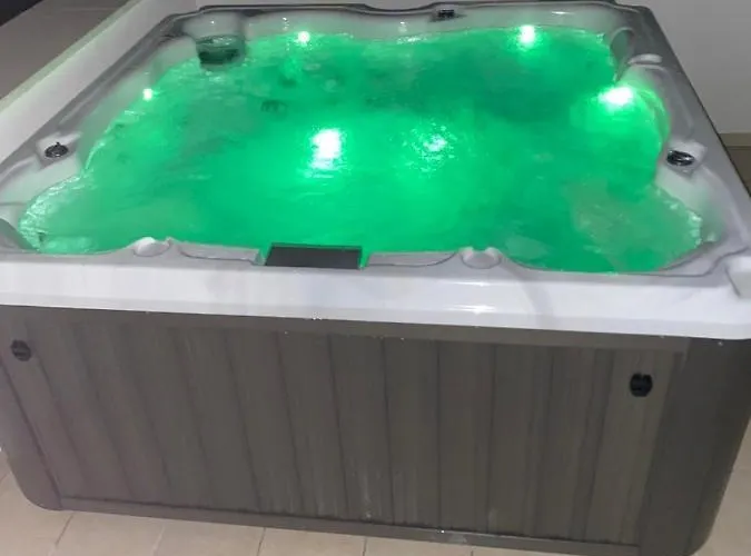 Neva ヴィラ ヴォディツェ